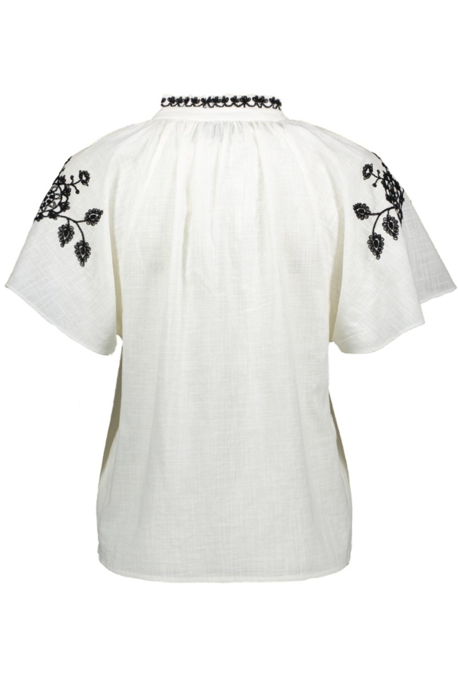VMQUINN SS TOP WVN GA 10324598 CLOUD DANCER/BLACK EMB